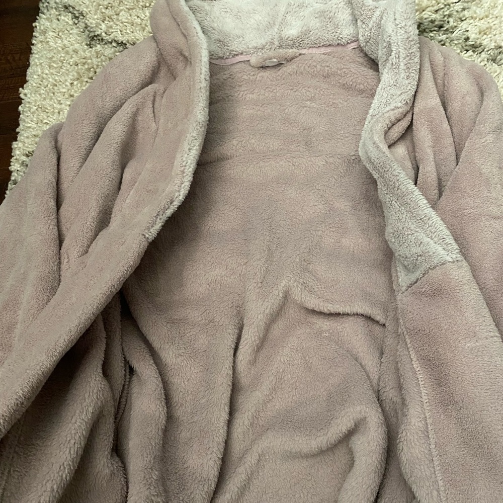 Lavander robe - Picture 3 of 4